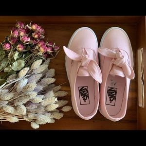 VANS Slip Ons with Bow tie (pink)